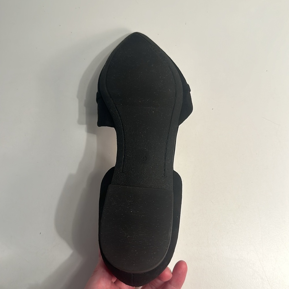 Old Navy Black Faux Suede Pointed Toe Flats - Size 9 Women’s - Picture 9 of 10